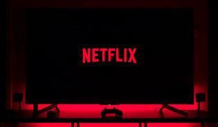 Monitor z logo Netflix