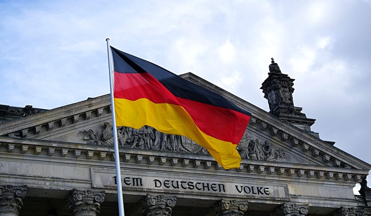 Бундестаг дает временную защиту в Германии