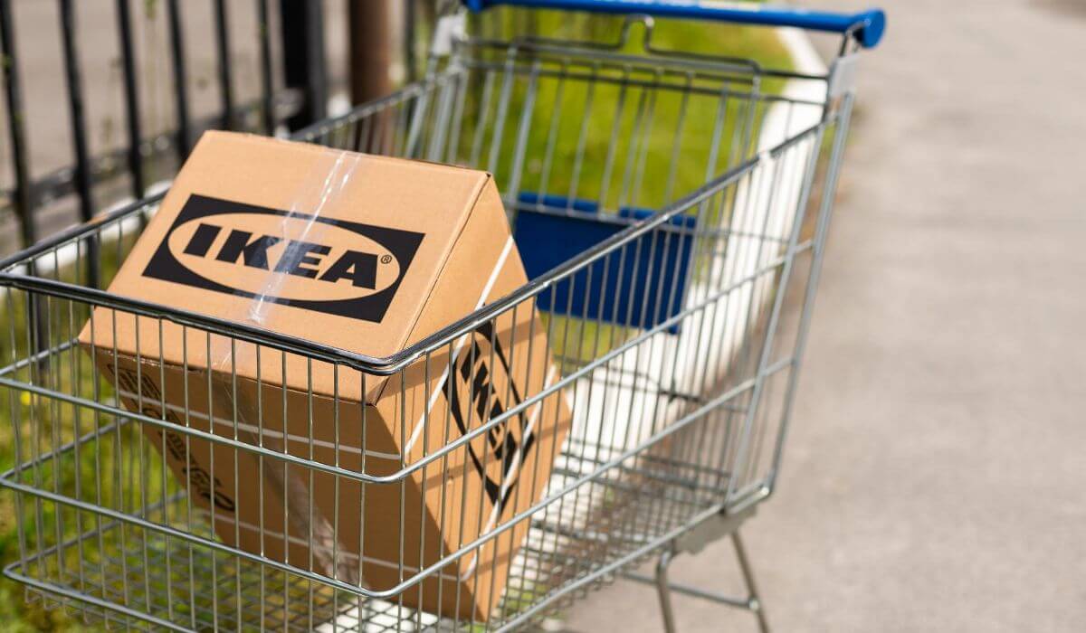 Коробка з магазину Ikea. Uk
