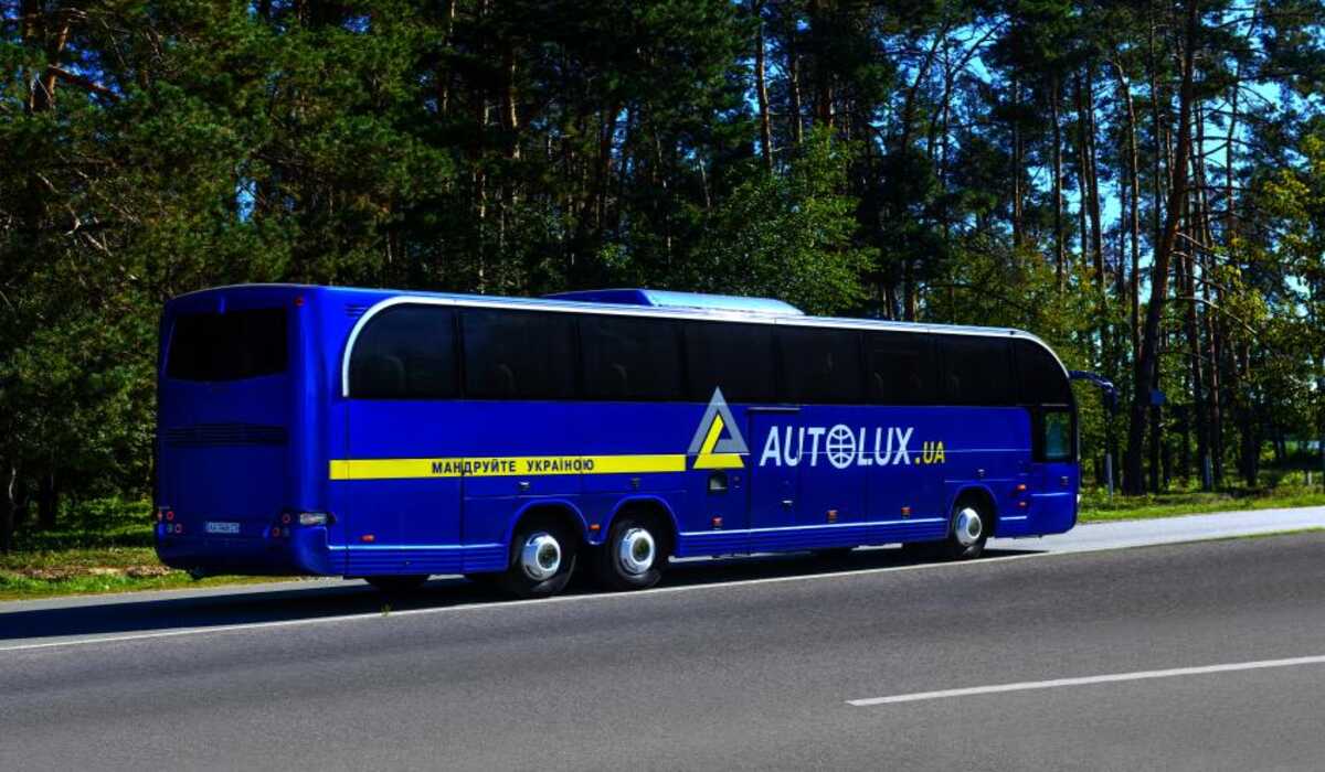 Автобус перевізника Autolux