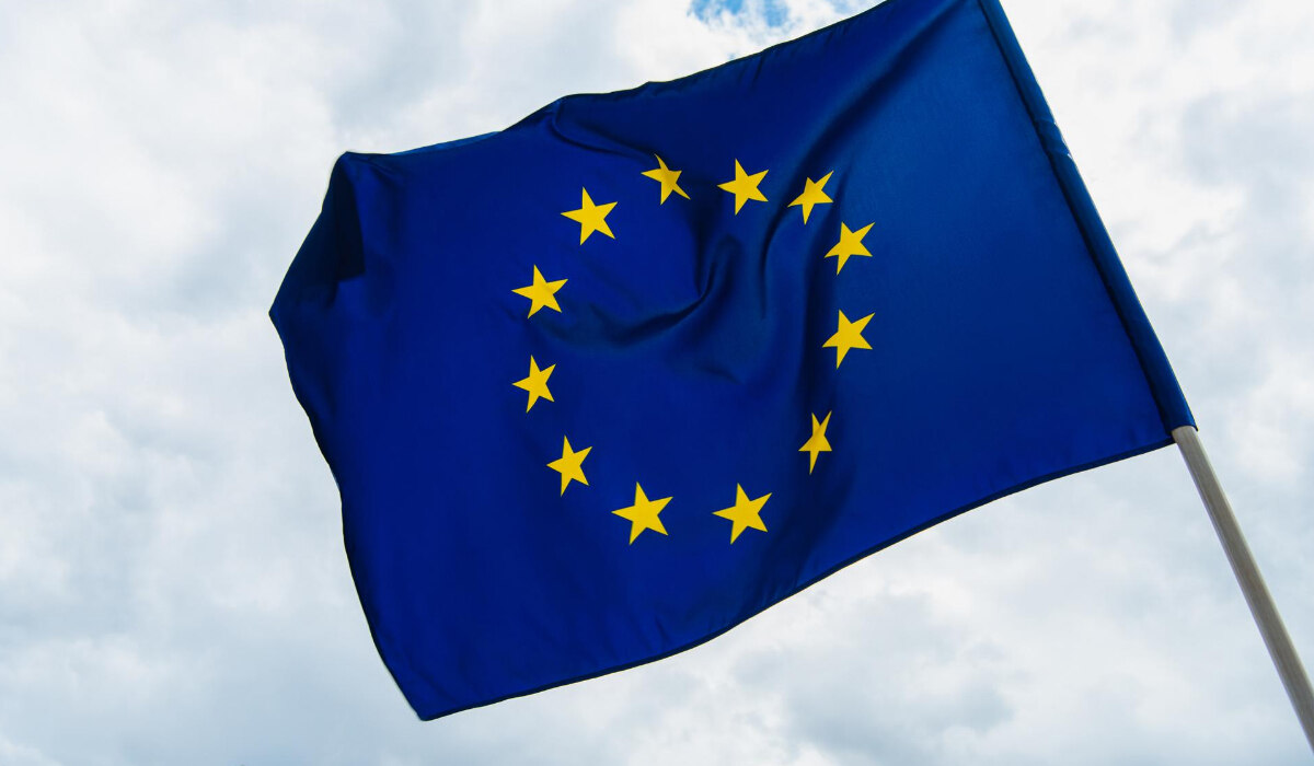 Флаг ЕС откуда возвращаются украинцы