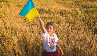 Маленька українка яка проживає в Європі