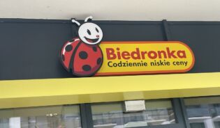 Otwarty sklep Biedronka
