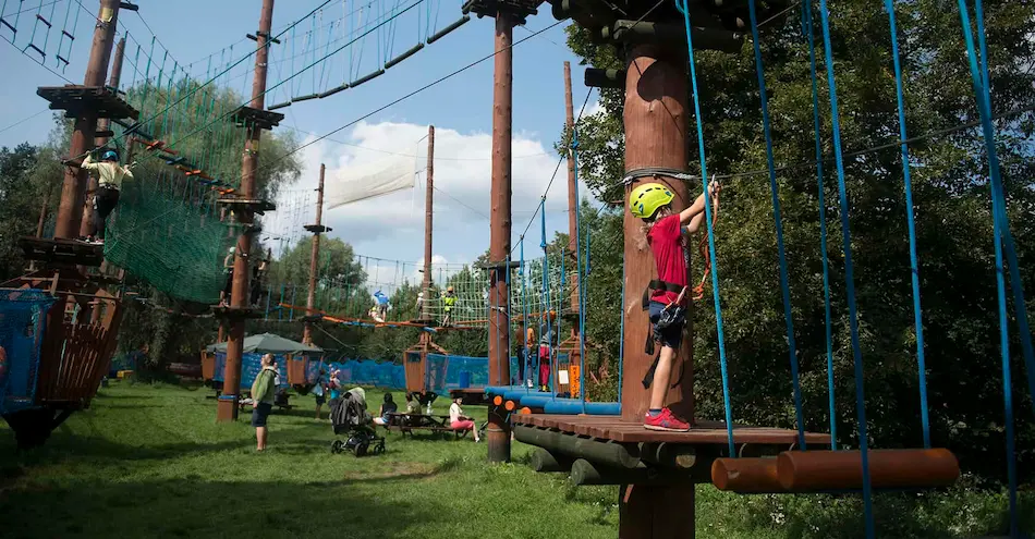 Мотузковий парк на белянах в Варшаві