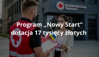 Przedstawiciel organizacji Czerwonego Krzyża udziela pomocy ukraińskiej przedsiębiorczyni