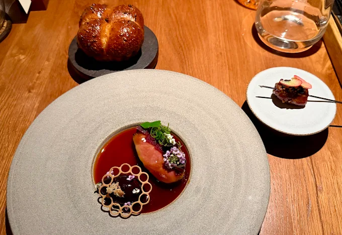 Внутри ресторана hub.praga 