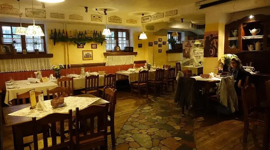 Інтер'єр ресторану Kamanda Lwowska